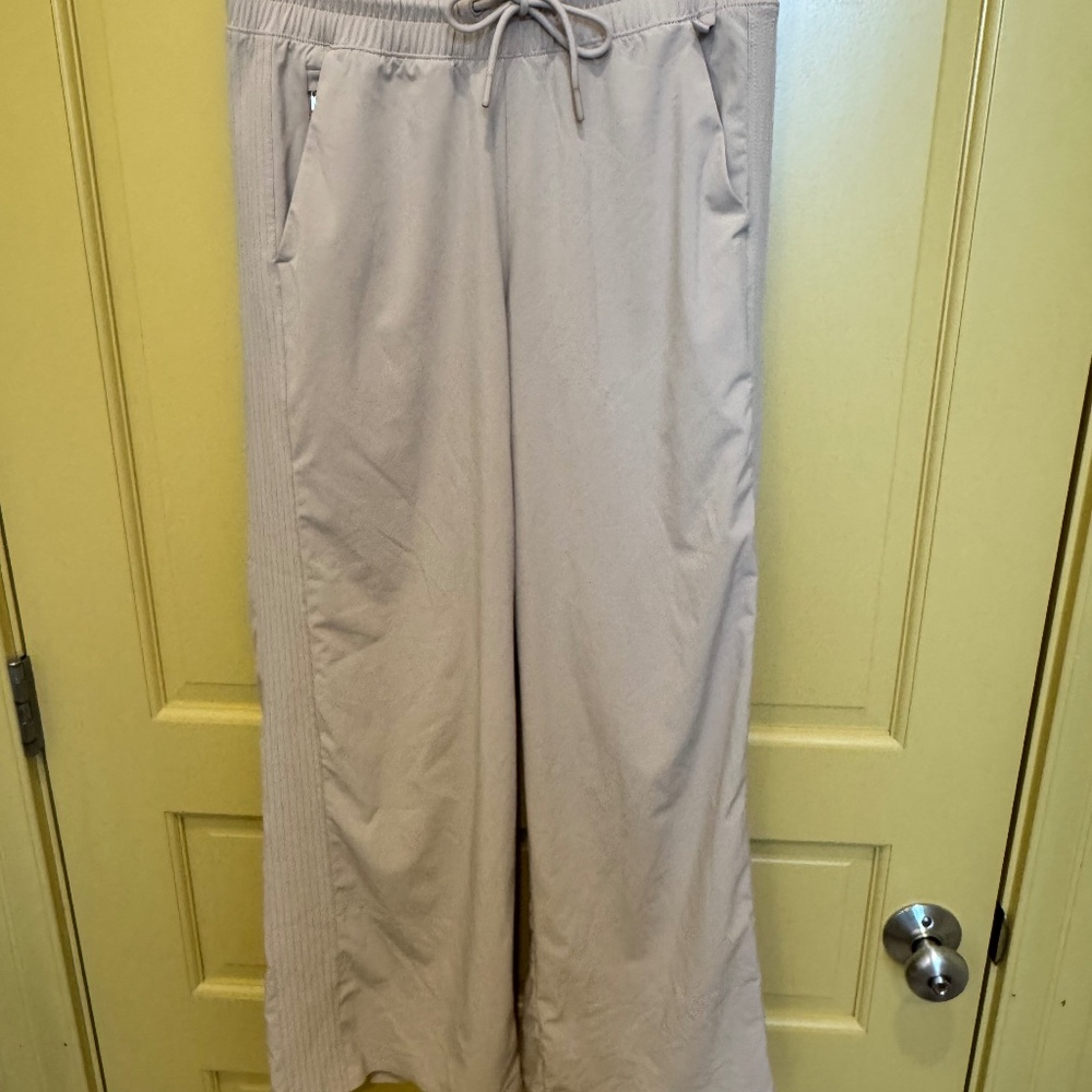 Athleta Wide‑Leg Pull‑On Pants – Size 8 Tall